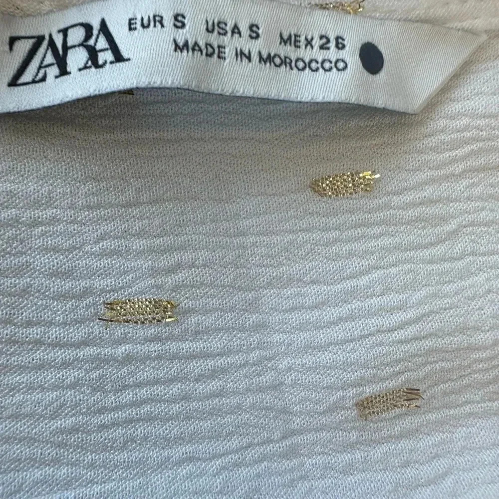 Zara women’s lightweight peasant blouse with golden metallic details size Small - Picture 4 of 7